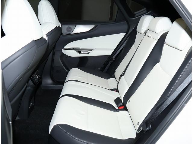 NX NX350h Fスポーツ NX350hFSPORT/ボディーカラー/ホワイトノーヴァガラスフレーク/内装/”FSPORT専用本革/”FSPORT専用ホワイト/ダークスピンアルミ/デジタルインナーミラー(17枚目)