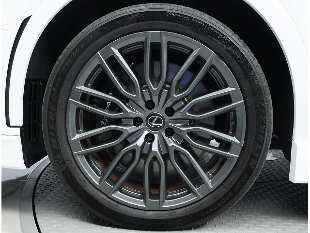 RX RX500h Fスポーツパフォーマンス Fスポーツパフォーマンス(5名)/ボディーカラー/ホワイトノーヴァガラスフレーク/”FSPORT専用本革/ブラック/ダークスピンアルミ(スピン加工/ダークシルバー(7枚目)