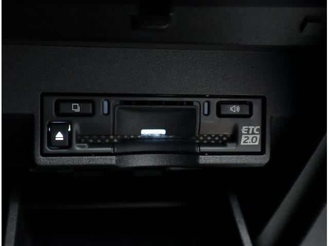 RX RX500h Fスポーツパフォーマンス Fスポーツパフォーマンス(5名)/ボディーカラー/ホワイトノーヴァガラスフレーク/”FSPORT専用本革/ブラック/ダークスピンアルミ(スピン加工/ダークシルバー(17枚目)