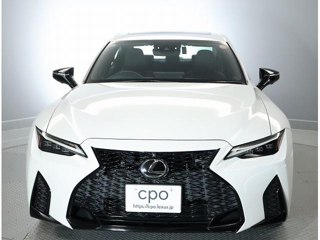 お客様との出会いを大切にし、安らげる空間を提供できるよう、真心込めておもてなし致します。最高の笑顔で皆様のご来店を心よりお待ち申し上げております。