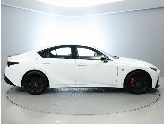 お客様との出会いを大切にし、安らげる空間を提供できるよう、真心込めておもてなし致します。最高の笑顔で皆様のご来店を心よりお待ち申し上げております。