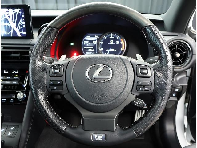 オーナー様専用の「オーナーズラウンジ」がございます。落ち着いた空間で点検の待ち時間やご休憩などにご利用くださいませ。