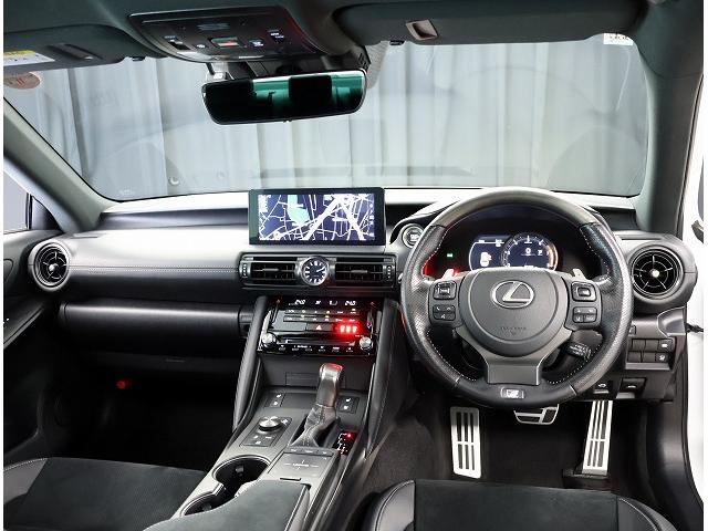 オーナー様専用の「オーナーズラウンジ」がございます。落ち着いた空間で点検の待ち時間やご休憩などにご利用くださいませ。