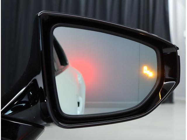 オーナー様専用の「オーナーズラウンジ」がございます。落ち着いた空間で点検の待ち時間やご休憩などにご利用くださいませ。