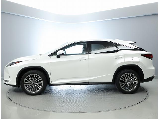 ＲＸ ＲＸ３００　バージョンＬ　”ＶｅｒｓｉｏｎＬ”ボディーカラー／ソニッククオーツ／内装／セミアニリン本革／ノーブルブラウン／ウォールナット／三眼フルＬＥＤヘッドランプ（5枚目）