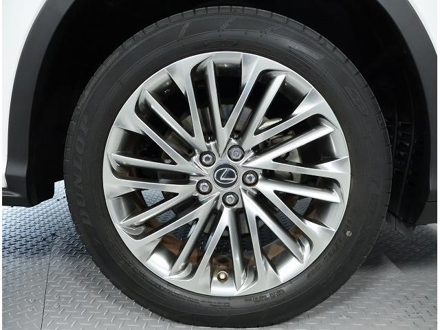 ＲＸ ＲＸ３００　バージョンＬ　”ＶｅｒｓｉｏｎＬ”ボディーカラー／ソニッククオーツ／内装／セミアニリン本革／ノーブルブラウン／ウォールナット／三眼フルＬＥＤヘッドランプ（8枚目）