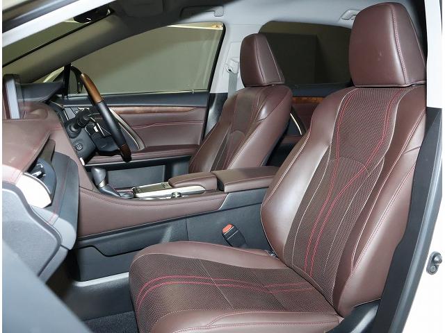 ＲＸ ＲＸ３００　バージョンＬ　”ＶｅｒｓｉｏｎＬ”ボディーカラー／ソニッククオーツ／内装／セミアニリン本革／ノーブルブラウン／ウォールナット／三眼フルＬＥＤヘッドランプ（15枚目）