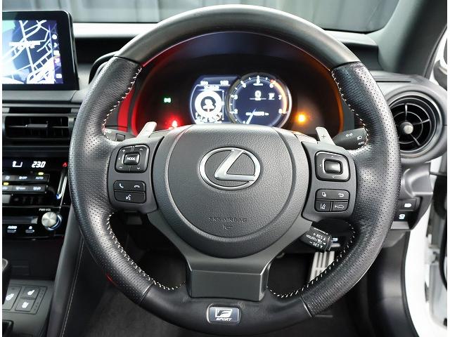 IS IS300 FスポーツモードブラックIII オレンジキャリパー パノラミックビューモニター ムーンルーフ 認定中古車CPO(20枚目)