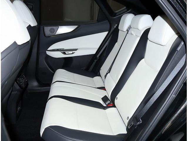 ���N�T�X�Ԃɐ��ʂ����X�^�b�t��������Ă���܂��̂ŁA���q�l�̈��Ԃ����S���Ă��C���������I