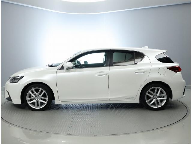 CT CT200h バージョンC 17インチアルミホイール プリクラッシュセーフティーシステム バックモニター スペアタイヤ 本革ステアリング ハンドルヒーター シートヒーター(3枚目)