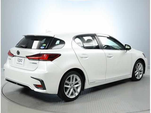 CT CT200h バージョンC 17インチアルミホイール プリクラッシュセーフティーシステム バックモニター スペアタイヤ 本革ステアリング ハンドルヒーター シートヒーター(4枚目)