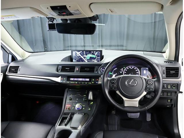CT CT200h バージョンC 17インチアルミホイール プリクラッシュセーフティーシステム バックモニター スペアタイヤ 本革ステアリング ハンドルヒーター シートヒーター(7枚目)