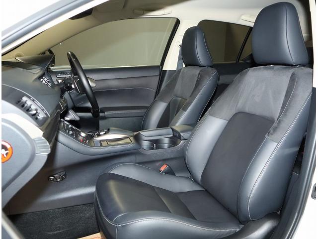 CT CT200h バージョンC 17インチアルミホイール プリクラッシュセーフティーシステム バックモニター スペアタイヤ 本革ステアリング ハンドルヒーター シートヒーター(9枚目)