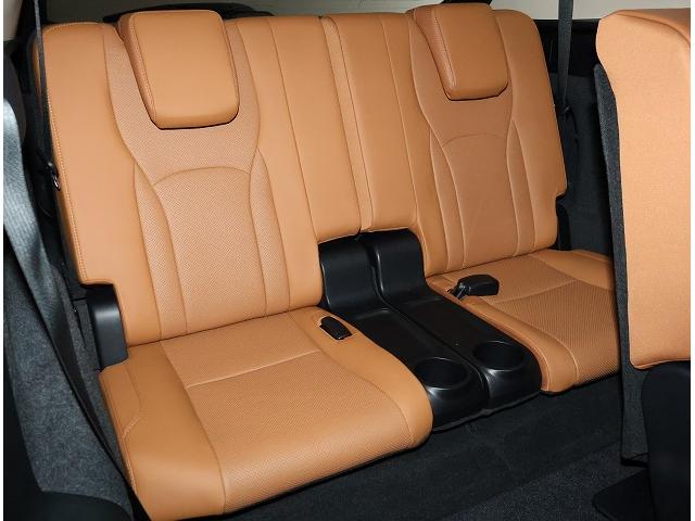 RX RX450hL ロング7人乗り サンルーフ セミアニリン本革シート/インテリアカラーオーカー おくだけ充電 ブレードスキャン式アダプティブハイビームシステム(10枚目)