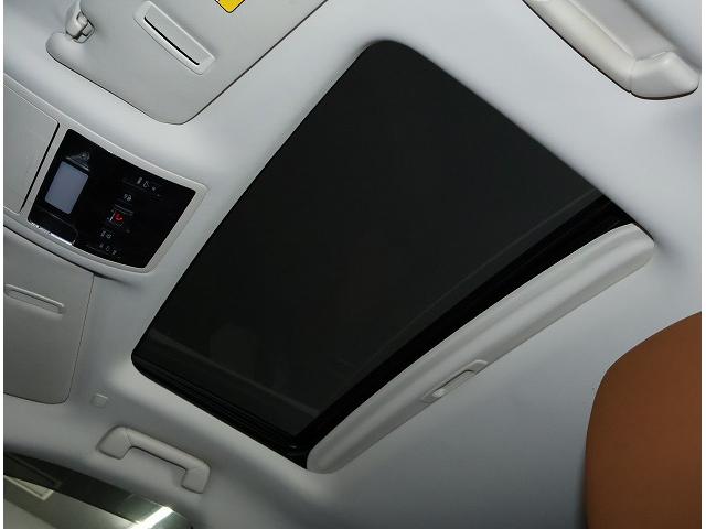 RX RX450hL ロング7人乗り サンルーフ セミアニリン本革シート/インテリアカラーオーカー おくだけ充電 ブレードスキャン式アダプティブハイビームシステム(11枚目)