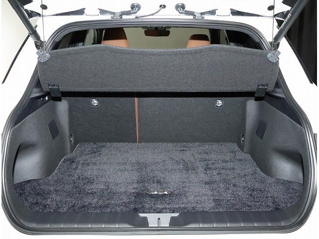 ���X�ł̓T�[�r�X����E�A�t�^�[�T�[�r�X����̊ϓ_����A���ݍ�ʌ��ݏZ�̂��q�l�A���A���w������p�����Ă����ɒ����邨�q�l�ւ̔̔��Ƃ����đՂ��Ă���܂��B