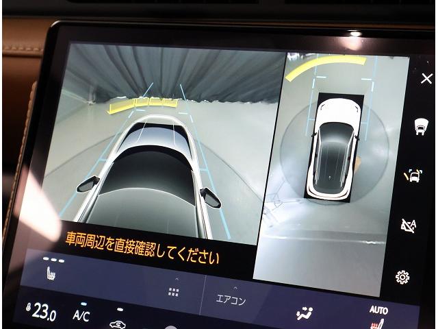 �ԗ��̑O�㍶�E�ɓ��ڂ����J���������荞�񂾉f�����������A�ォ��ԗ��������낵���悤�ȉf�����i�r��ʂɕ\���B�^�]�Ȃ���ڎ����ɂ����ԗ����͂̏󋵂����A���^�C���Ŋm�F�ł��܂��B