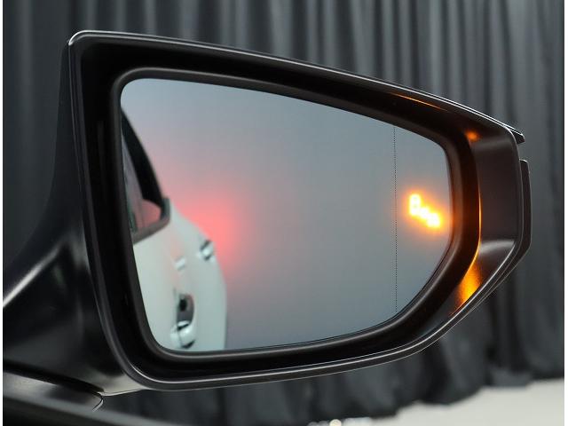 �m�F���ɂ����㑤���G���A�̎ԗ���}�ڋ߂��Ă���ԗ������m����ƃE�C���J�[���̃C���W�P�[�^�[���_�ł����ӊ��N���܂��B