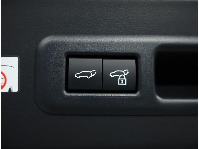 �^�]�ȋy�уo�b�N�h�A�̃X�C�b�`�A�܂��͓d�q�L�[�̑���ŁA�o�b�N�h�A�̎����J��ꎞ��~���s���܂��B����ɗp�r�ɍ��킹�đS�J���̒�~�ʒu�����R�ɐݒ肷�邱�Ƃ��\�ł��B�i���ݍ��ݖh�~�E��~�ʒu�������t��