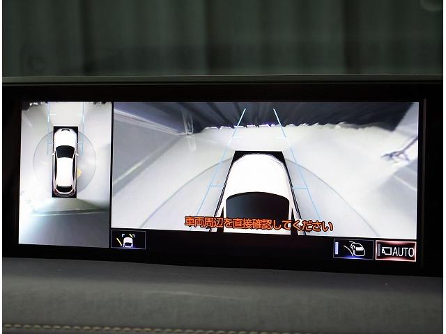 �ԗ��̑O�㍶�E�ɓ��ڂ����J���������荞�񂾉f�����������A�ォ��ԗ��������낵���悤�ȉf�����i�r��ʂɕ\���B�^�]�Ȃ���ڎ����ɂ����ԗ����͂̏󋵂����A���^�C���Ŋm�F�ł��܂��B