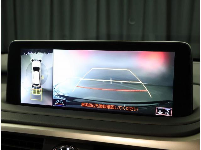 �ԗ��̑O�㍶�E�ɓ��ڂ����J���������荞�񂾉f�����������A�ォ��ԗ��������낵���悤�ȉf�����i�r��ʂɕ\���B�^�]�Ȃ���ڎ����ɂ����ԗ����͂̏󋵂����A���^�C���Ŋm�F�ł��܂��B