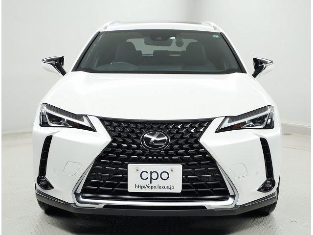 ＵＸ ＵＸ２００ブルーエディション　認定中古車ＣＰＯ　ムーンルーフ　おくだけ充電　カラーヘッドアップディスプレイ　フロアマット（5枚目）