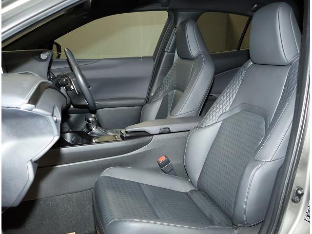 UX UX250h バージョンC 認定中古車CPO(6枚目)