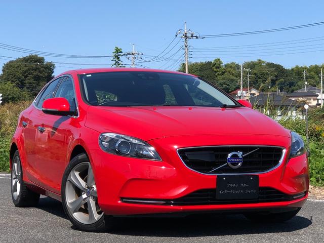 Ｖ４０ Ｔ４　ＳＥ　走行４．０万キロ・カギ２本・取扱説明書・整備記録簿７枚・ＥＴＣ・Ｂｌｕｅｔｏｏｔｈ・地デジＴＶ・純正ナビ・クリアランスソナー・バックカメラ・シートヒーター・オートライト・純正１７インチホイル（2枚目）