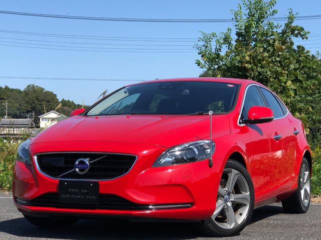 Ｖ４０ Ｔ４　ＳＥ　走行４．０万キロ・カギ２本・取扱説明書・整備記録簿７枚・ＥＴＣ・Ｂｌｕｅｔｏｏｔｈ・地デジＴＶ・純正ナビ・クリアランスソナー・バックカメラ・シートヒーター・オートライト・純正１７インチホイル（4枚目）