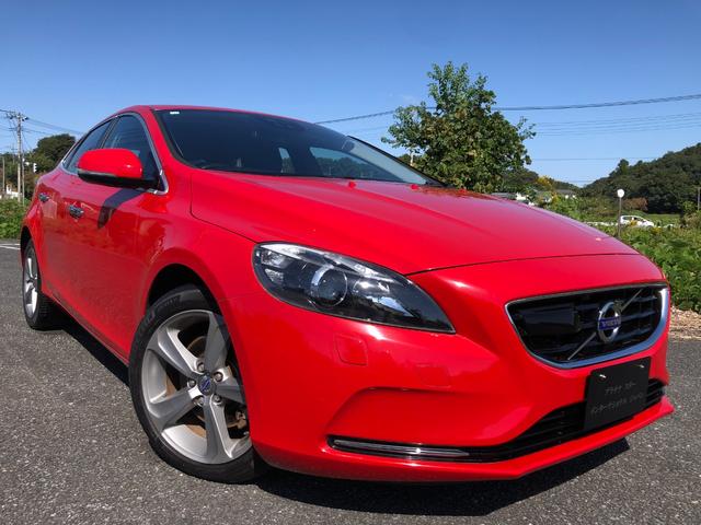 Ｖ４０ Ｔ４　ＳＥ　走行４．０万キロ・カギ２本・取扱説明書・整備記録簿７枚・ＥＴＣ・Ｂｌｕｅｔｏｏｔｈ・地デジＴＶ・純正ナビ・クリアランスソナー・バックカメラ・シートヒーター・オートライト・純正１７インチホイル（22枚目）
