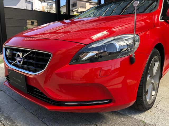 Ｖ４０ Ｔ４　ＳＥ　走行４．０万キロ・カギ２本・取扱説明書・整備記録簿７枚・ＥＴＣ・Ｂｌｕｅｔｏｏｔｈ・地デジＴＶ・純正ナビ・クリアランスソナー・バックカメラ・シートヒーター・オートライト・純正１７インチホイル（62枚目）