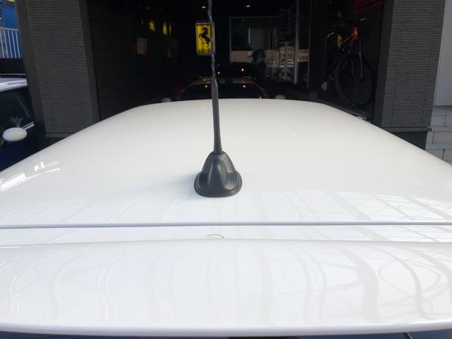 ＭＩＮＩ クーパーＳ　走行５．６万キロ・１オーナー車・禁煙・カギ２本・ディーラー整備記録簿７枚・取扱説明書・ＥＴＣ・キセノン・ヘッドライトウォッシャー・ポータブルナビ・ＴＶ・ＡＵＸ接続・純正１７インチ・ボンネットストライプ（9枚目）