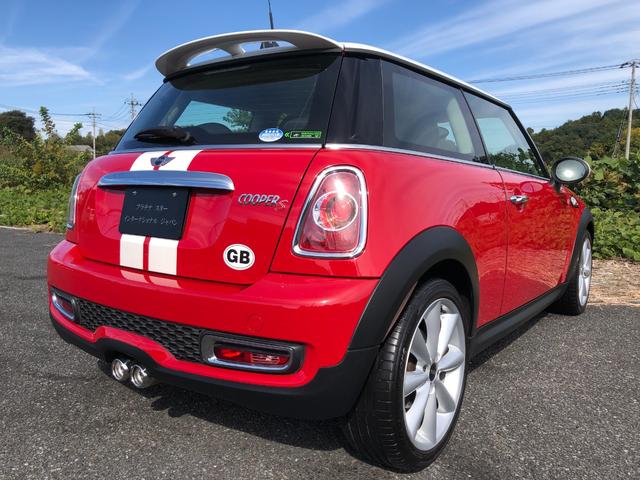 ＭＩＮＩ クーパーＳ　走行５．６万キロ・１オーナー車・禁煙・カギ２本・ディーラー整備記録簿７枚・取扱説明書・ＥＴＣ・キセノン・ヘッドライトウォッシャー・ポータブルナビ・ＴＶ・ＡＵＸ接続・純正１７インチ・ボンネットストライプ（23枚目）