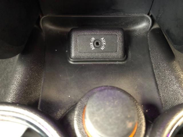 ＭＩＮＩ クーパーＳ　走行５．６万キロ・１オーナー車・禁煙・カギ２本・ディーラー整備記録簿７枚・取扱説明書・ＥＴＣ・キセノン・ヘッドライトウォッシャー・ポータブルナビ・ＴＶ・ＡＵＸ接続・純正１７インチ・ボンネットストライプ（35枚目）