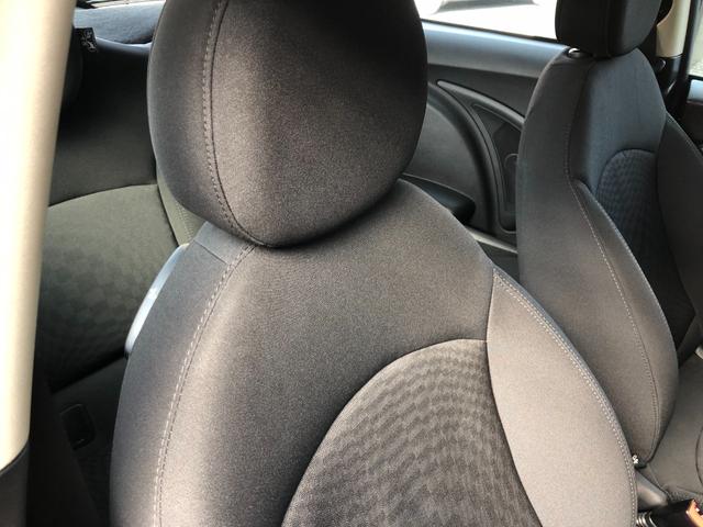 ＭＩＮＩ クーパーＳ　走行５．６万キロ・１オーナー車・禁煙・カギ２本・ディーラー整備記録簿７枚・取扱説明書・ＥＴＣ・キセノン・ヘッドライトウォッシャー・ポータブルナビ・ＴＶ・ＡＵＸ接続・純正１７インチ・ボンネットストライプ（38枚目）