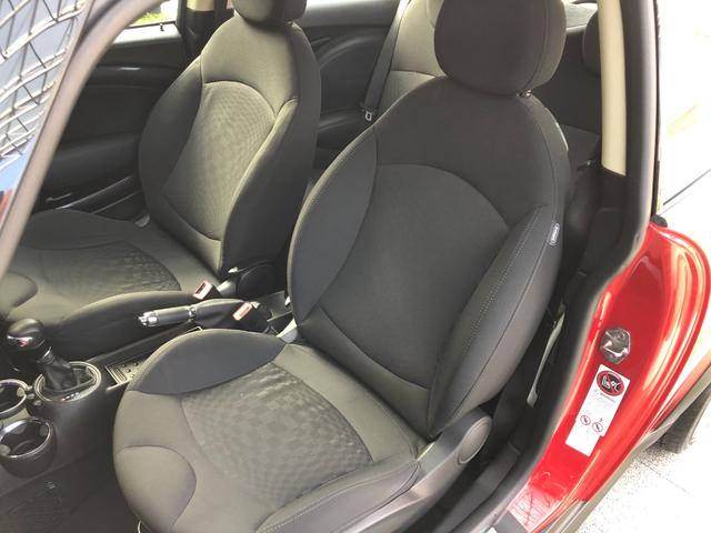 ＭＩＮＩ クーパーＳ　走行５．６万キロ・１オーナー車・禁煙・カギ２本・ディーラー整備記録簿７枚・取扱説明書・ＥＴＣ・キセノン・ヘッドライトウォッシャー・ポータブルナビ・ＴＶ・ＡＵＸ接続・純正１７インチ・ボンネットストライプ（45枚目）