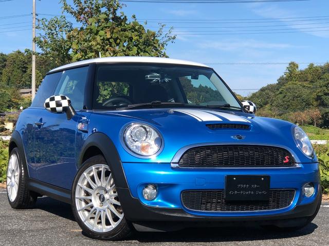 ＭＩＮＩ クーパーＳ　走行４．７万キロ・禁煙・カギ２本・整備記録簿５枚・取扱説明書・ＯＺ１７インチアルミ・ＥＴＣ２．０・ＡＵＸ接続・キセノン・ヘッドライトウォッシャー・ＣＤ・ラジオ・ボンネットストライプ・ドラレコ（2枚目）