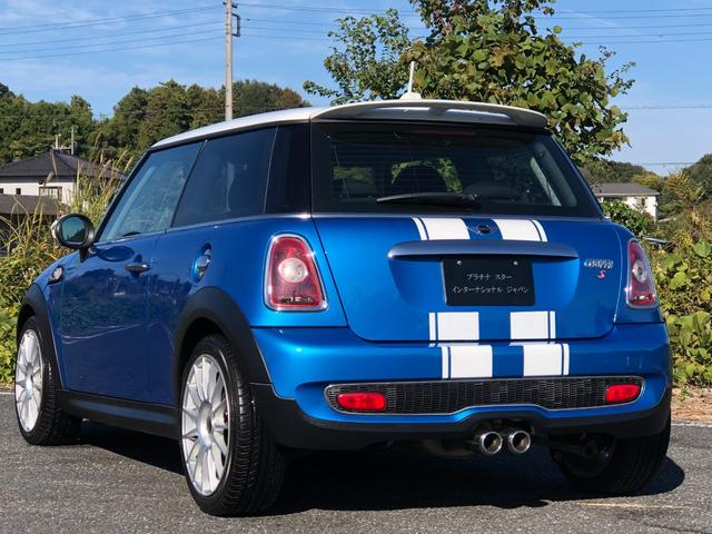 ＭＩＮＩ クーパーＳ　走行４．７万キロ・禁煙・カギ２本・整備記録簿５枚・取扱説明書・ＯＺ１７インチアルミ・ＥＴＣ２．０・ＡＵＸ接続・キセノン・ヘッドライトウォッシャー・ＣＤ・ラジオ・ボンネットストライプ・ドラレコ（7枚目）