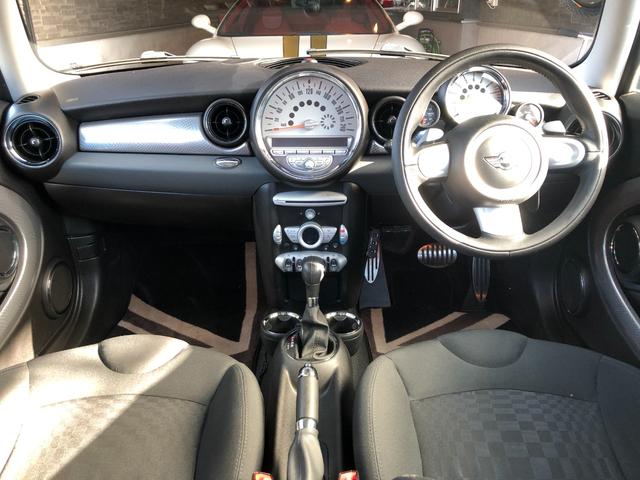 ＭＩＮＩ クーパーＳ　走行４．７万キロ・禁煙・カギ２本・整備記録簿５枚・取扱説明書・ＯＺ１７インチアルミ・ＥＴＣ２．０・ＡＵＸ接続・キセノン・ヘッドライトウォッシャー・ＣＤ・ラジオ・ボンネットストライプ・ドラレコ（14枚目）