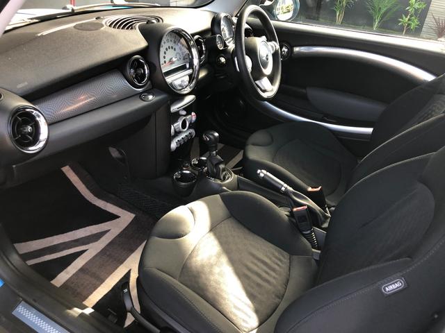 ＭＩＮＩ クーパーＳ　走行４．７万キロ・禁煙・カギ２本・整備記録簿５枚・取扱説明書・ＯＺ１７インチアルミ・ＥＴＣ２．０・ＡＵＸ接続・キセノン・ヘッドライトウォッシャー・ＣＤ・ラジオ・ボンネットストライプ・ドラレコ（17枚目）