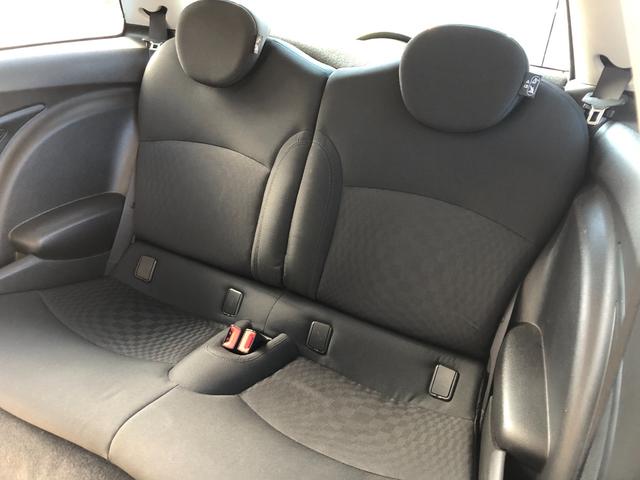 ＭＩＮＩ クーパーＳ　走行４．７万キロ・禁煙・カギ２本・整備記録簿５枚・取扱説明書・ＯＺ１７インチアルミ・ＥＴＣ２．０・ＡＵＸ接続・キセノン・ヘッドライトウォッシャー・ＣＤ・ラジオ・ボンネットストライプ・ドラレコ（18枚目）