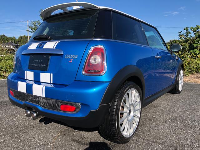 ＭＩＮＩ クーパーＳ　走行４．７万キロ・禁煙・カギ２本・整備記録簿５枚・取扱説明書・ＯＺ１７インチアルミ・ＥＴＣ２．０・ＡＵＸ接続・キセノン・ヘッドライトウォッシャー・ＣＤ・ラジオ・ボンネットストライプ・ドラレコ（24枚目）