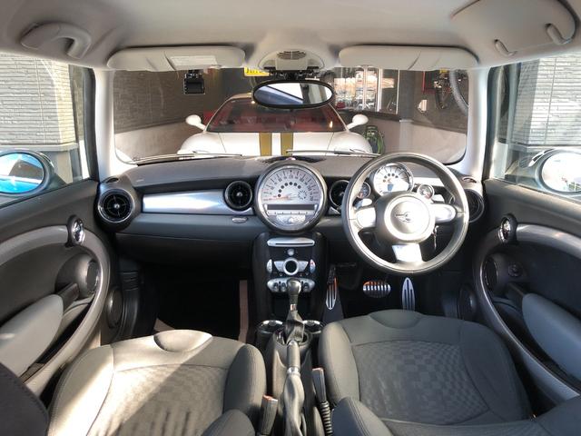 ＭＩＮＩ クーパーＳ　走行４．７万キロ・禁煙・カギ２本・整備記録簿５枚・取扱説明書・ＯＺ１７インチアルミ・ＥＴＣ２．０・ＡＵＸ接続・キセノン・ヘッドライトウォッシャー・ＣＤ・ラジオ・ボンネットストライプ・ドラレコ（26枚目）