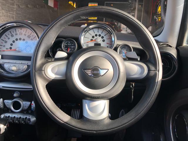 ＭＩＮＩ クーパーＳ　走行４．７万キロ・禁煙・カギ２本・整備記録簿５枚・取扱説明書・ＯＺ１７インチアルミ・ＥＴＣ２．０・ＡＵＸ接続・キセノン・ヘッドライトウォッシャー・ＣＤ・ラジオ・ボンネットストライプ・ドラレコ（31枚目）
