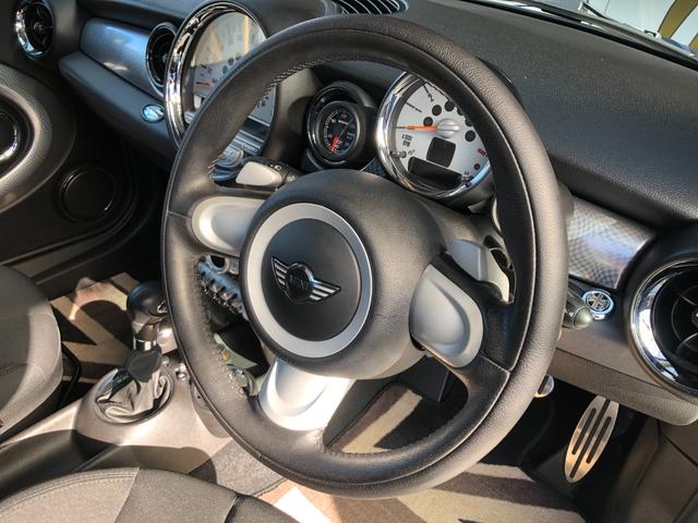 ＭＩＮＩ クーパーＳ　走行４．７万キロ・禁煙・カギ２本・整備記録簿５枚・取扱説明書・ＯＺ１７インチアルミ・ＥＴＣ２．０・ＡＵＸ接続・キセノン・ヘッドライトウォッシャー・ＣＤ・ラジオ・ボンネットストライプ・ドラレコ（32枚目）