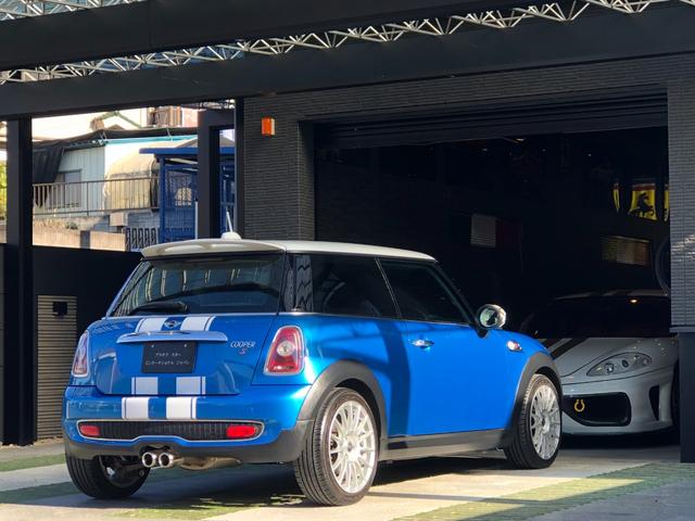 ＭＩＮＩ クーパーＳ　走行４．７万キロ・禁煙・カギ２本・整備記録簿５枚・取扱説明書・ＯＺ１７インチアルミ・ＥＴＣ２．０・ＡＵＸ接続・キセノン・ヘッドライトウォッシャー・ＣＤ・ラジオ・ボンネットストライプ・ドラレコ（68枚目）