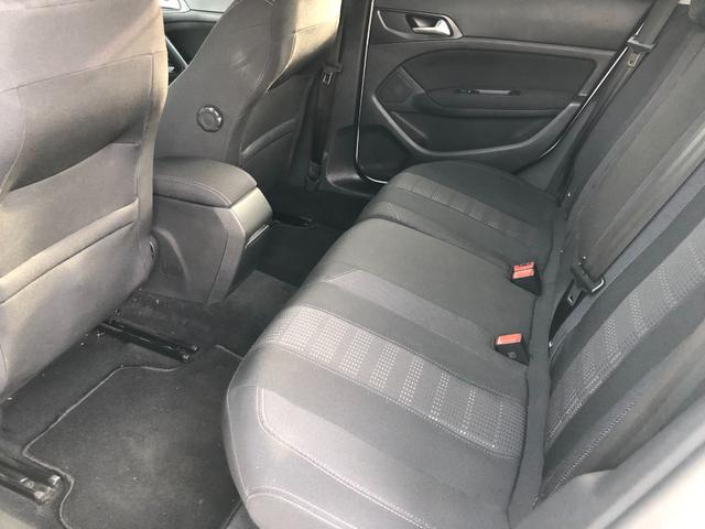 308 SW アリュール ブルーHDi 走行8.1万キロ・禁煙・取説・記録簿・純正ナビ・地デジTV・バックカメラ・ETC2.0・取説・記録簿・クリアランスソナー・プライバシーガラスリア3面・ルーフレール・キセノン・ヘッドライトウォッシャー(17枚目)