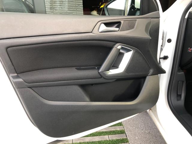 308 SW アリュール ブルーHDi 走行8.1万キロ・禁煙・取説・記録簿・純正ナビ・地デジTV・バックカメラ・ETC2.0・取説・記録簿・クリアランスソナー・プライバシーガラスリア3面・ルーフレール・キセノン・ヘッドライトウォッシャー(43枚目)