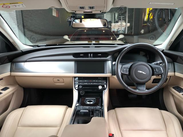 ＸＦ ピュア　禁煙・カギ２本・１オーナー車・ディーラー整備記録簿７枚・取扱説明書・純正ナビ・地デジＴＶ・バックカメラ・クリアランスソナー・キセノン・ヘッドライトウォッシャー・純正１８インチ・本革シート・シートヒター（14枚目）
