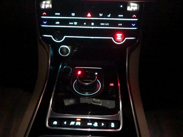 ＸＦ ピュア　禁煙・カギ２本・１オーナー車・ディーラー整備記録簿７枚・取扱説明書・純正ナビ・地デジＴＶ・バックカメラ・クリアランスソナー・キセノン・ヘッドライトウォッシャー・純正１８インチ・本革シート・シートヒター（38枚目）